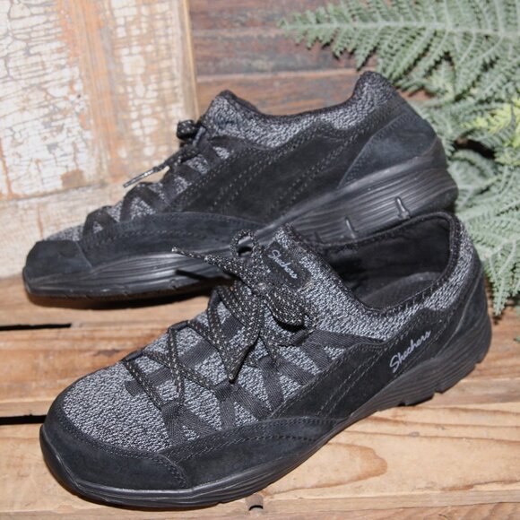 LIKE NEW Skechers 8.5 Seager Zip Line Air Cooled Memory Foam Athleisure Shoes - Picture 1 of 6